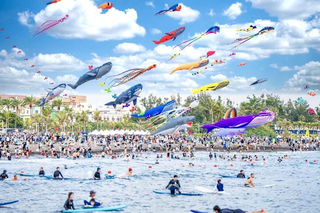 節慶舞台與人潮