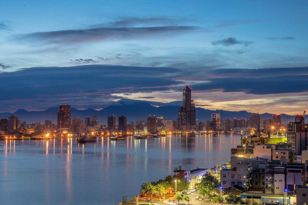 旗津海岸線與夕陽